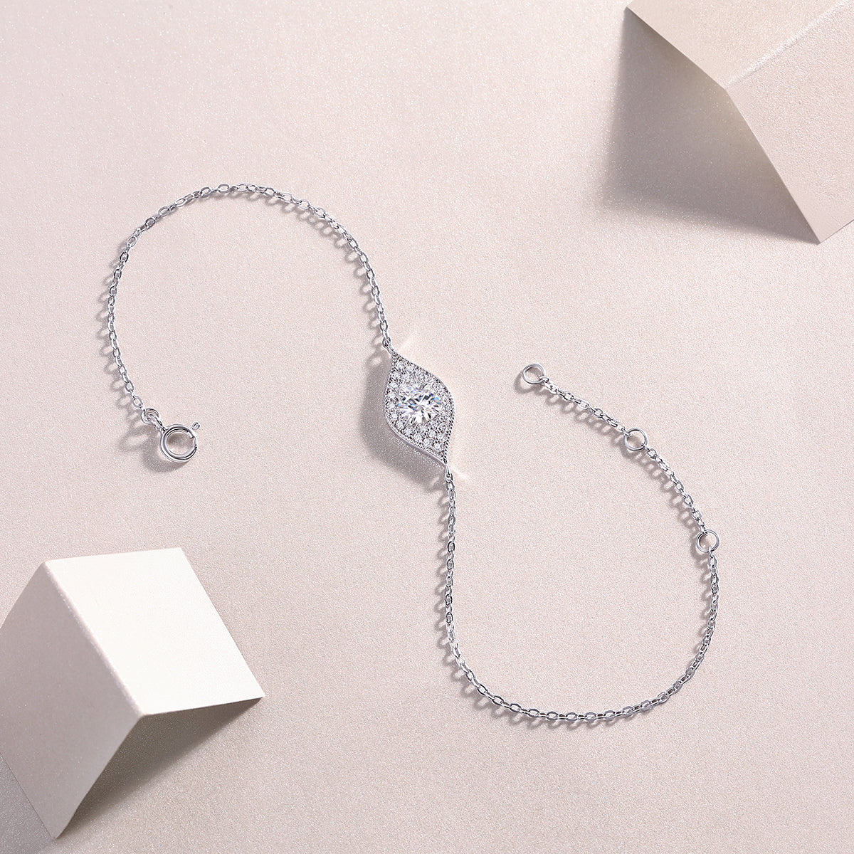 Oculus Glitter Moissanite 0.5 Ct Round Cut Bracelet