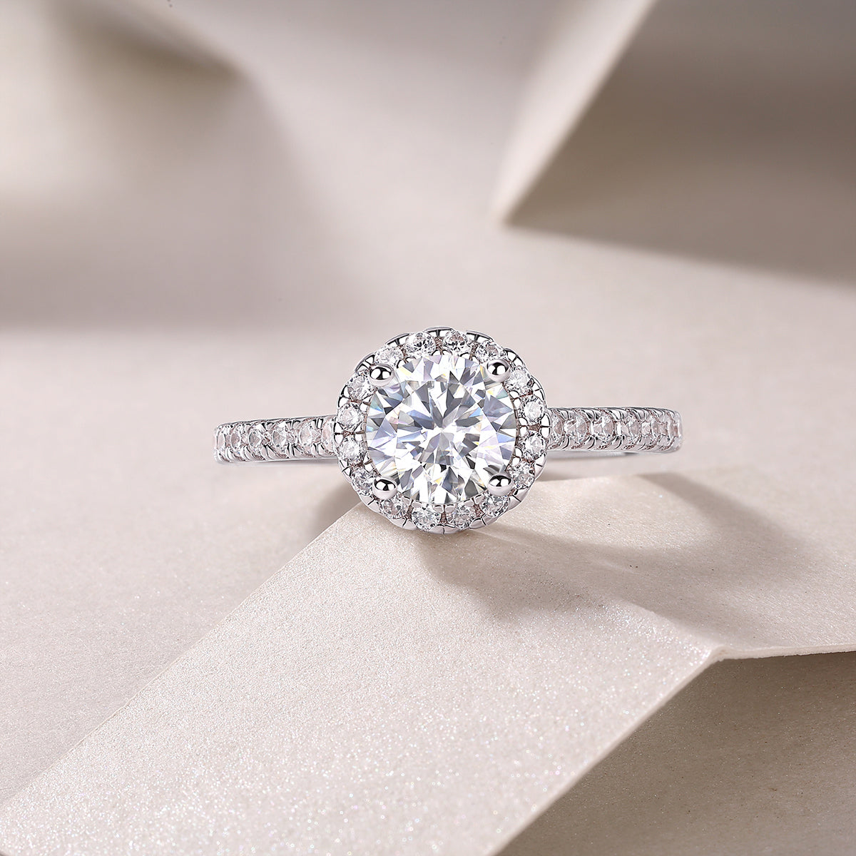 Embrace Moissanite 1.0 Ct Round Cut Ring