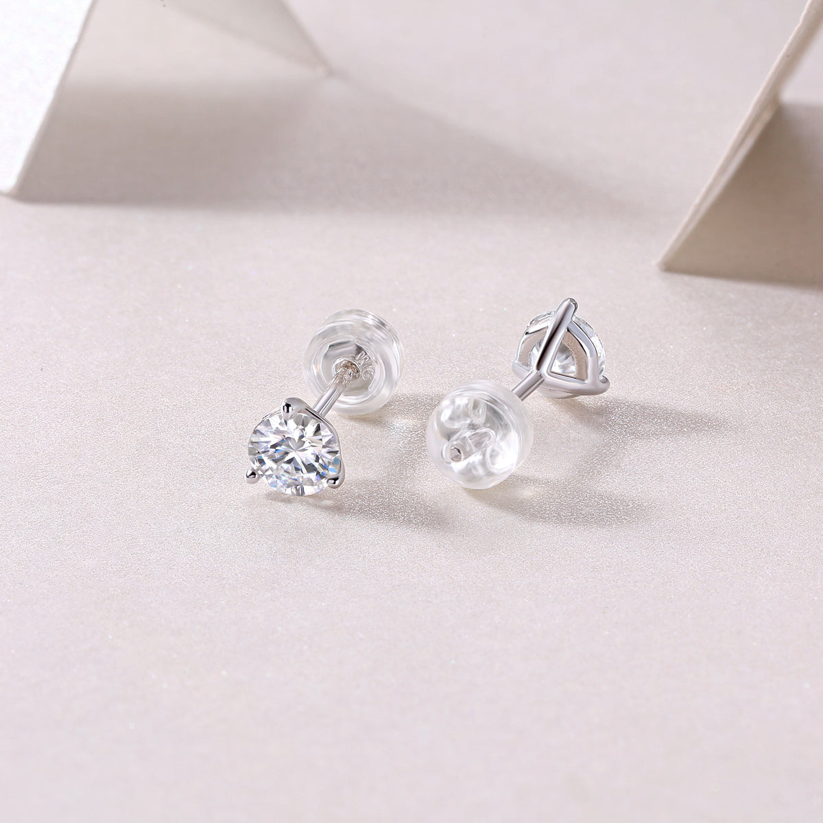 Momento Moissanite 0.5 Ct Round Cut Earrings