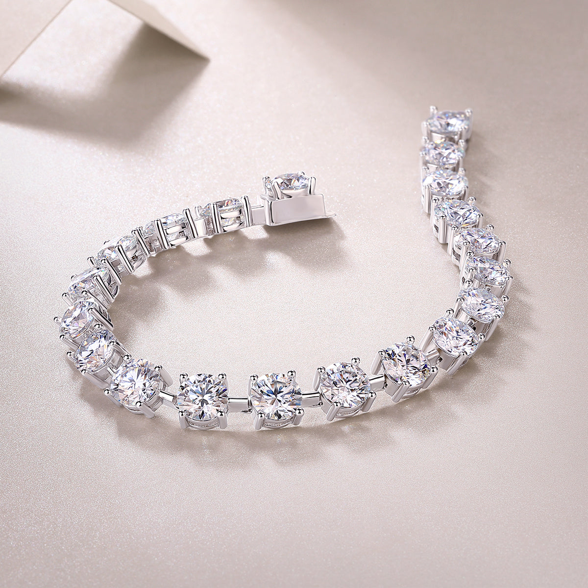 The Promise of Time Moissanite 1.0 Ct Round Cut Bracelet