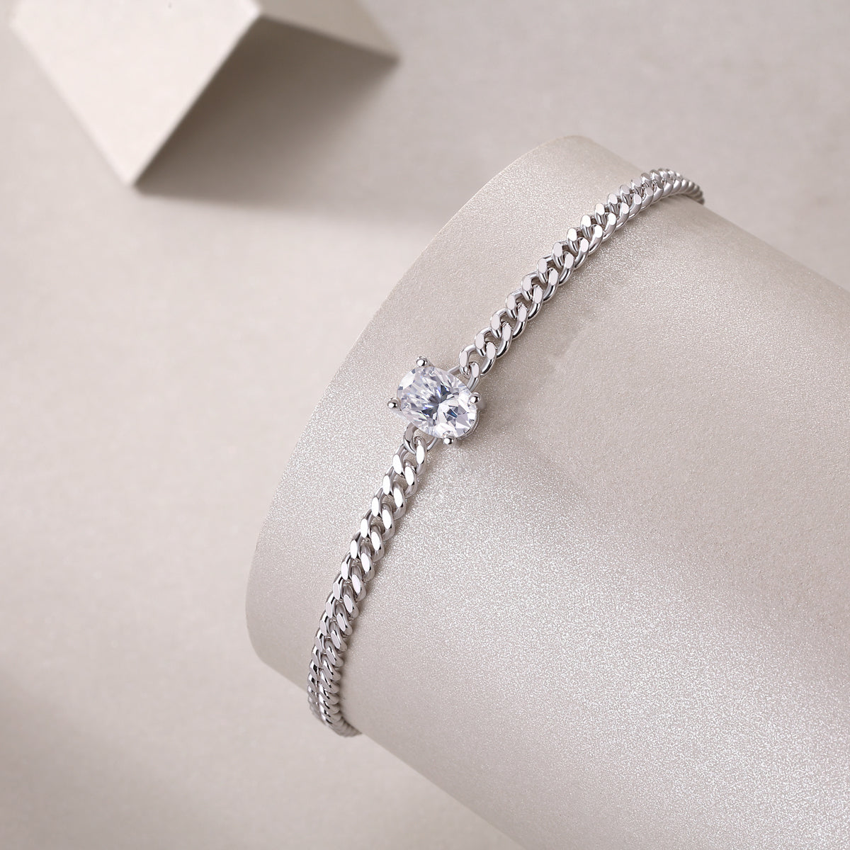 Breakthrough Moissanite 1.0 Ct Oval Cut Bracelet