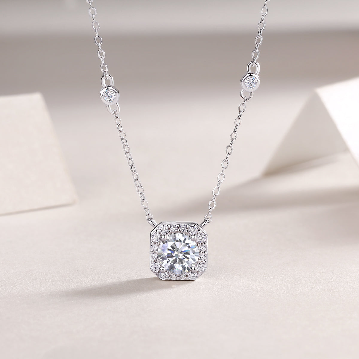 Passionate Love Moissanite 1.0 Ct Round Cut Love