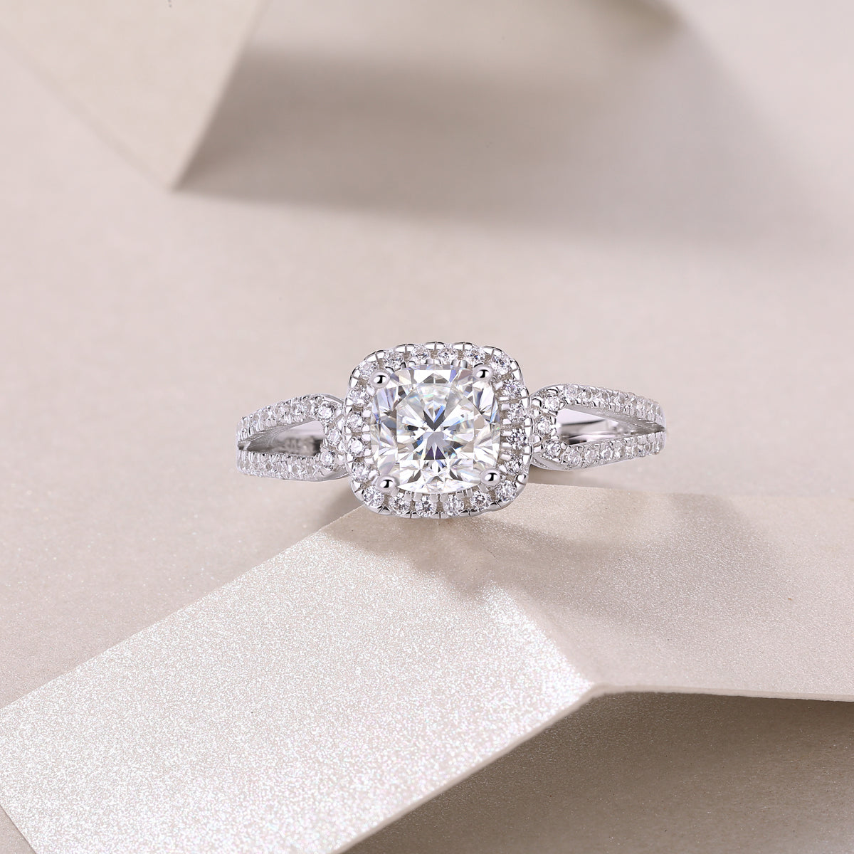 Time's Mail Moissanite 1.1 Ct Cushion Cut Ring