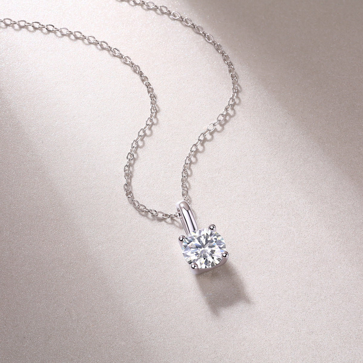 Encounter Moissanite 1.0 Ct Round Cut Necklace