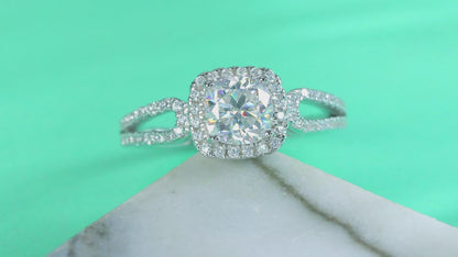 Time's Mail Moissanite 1.1 Ct Cushion Cut Ring