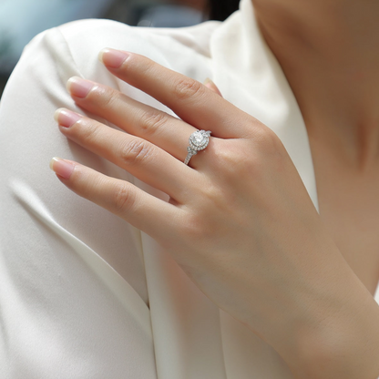 Lighthouse Moissanite 1.0 Ct Round Cut Ring